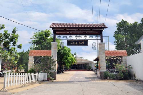 Nhà Hàng Làng Việt Tiền Giang