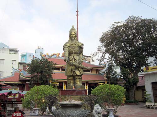 Đền Trần Hưng Đạo, tại số 36 đường Võ Thị Sáu, thành phố Hồ Chí Minh