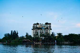 Khach sạn Saigon Domaine Luxury Residences