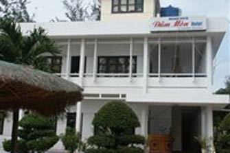 Khách sạn Đầm Môn