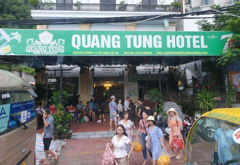 Khách sạn Quang Tùng