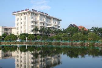 Khách sạn Sông Hồng
