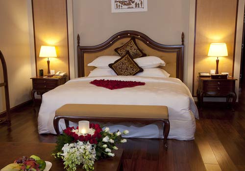 Hoeney moon room