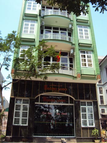 Nhà nghỉ Hoàng Long