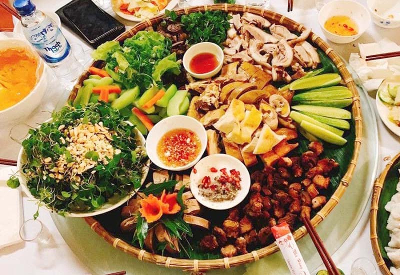 Nhà Hàng Tuyết Huy - Thị Trấn Cành Nàng, Thanh Hoá