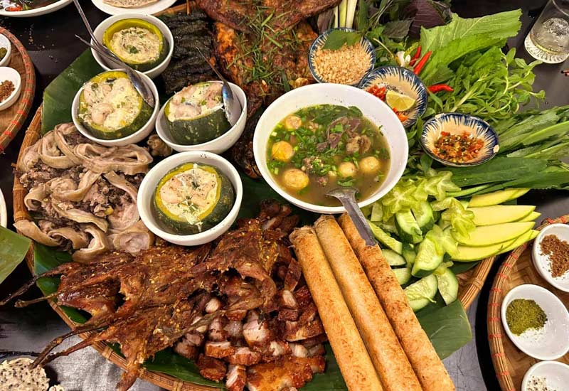 Sơn Nữ Quán - Gà nướng Cơm lam và đặc sản vùng cao ở Đà Nẵng