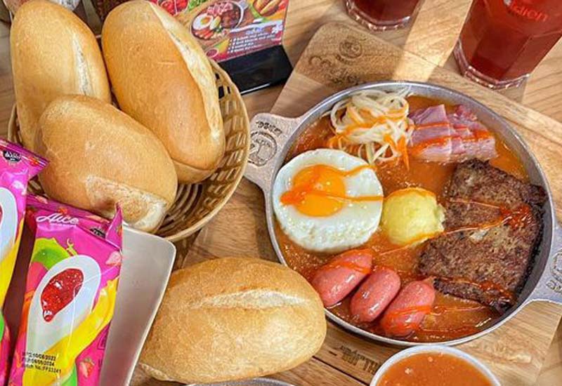 Bánh Mỳ Chảo Cột Điện Quán - 71 Đặng Văn Ngữ