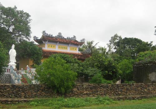 Chùa Đá Trắng