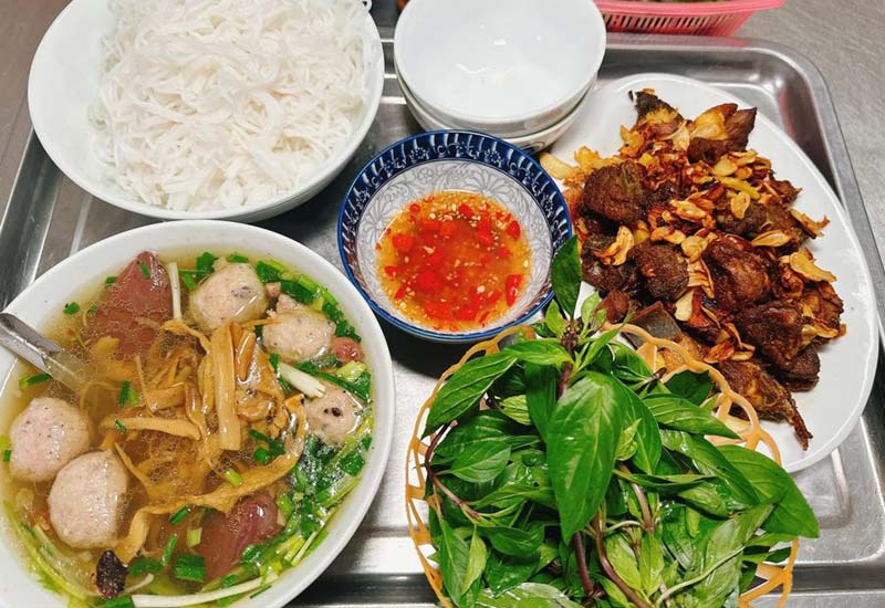 Bún Ngan Cô Hiền - Combo ngan cháy tỏi, ngan luộc tại 8 Lĩnh Nam, Hà Nội