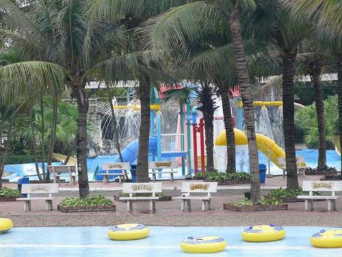 Công viên nước Bình Dương