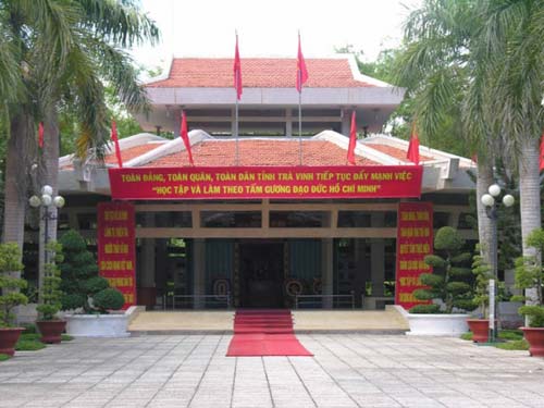 Đền thờ Bác Hồ - Trà Vinh