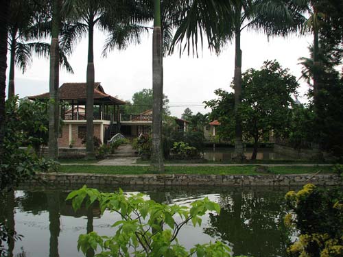 Di tích lịch sử 18 thôn vườn trầu