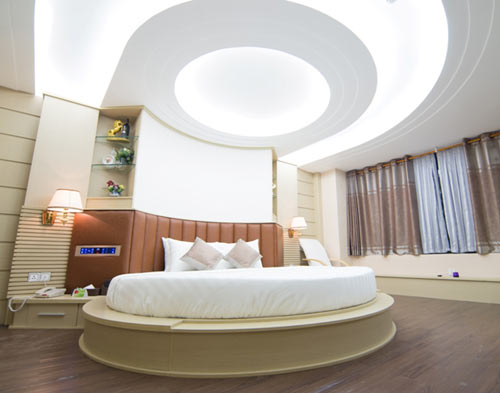 Giới thiệu Khách sạn Holiday One