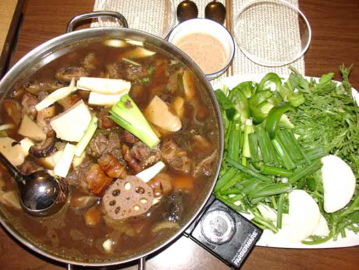 Lẩu dê Sai Gòn