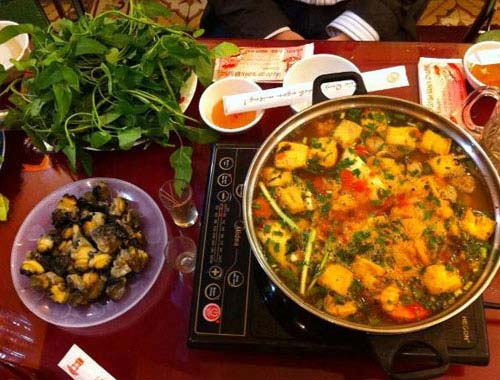 Lẩu ốc Hà Nội