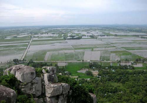 Lên đỉnh hoa Thê Sơn An Giang