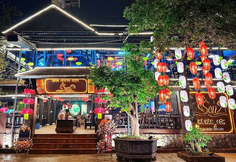 Nhà Hàng Cơm Sen - Nhà hàng Cơm Niêu ở 4 Trần Anh Liên, Thành phố Huế