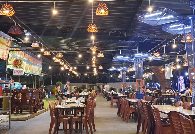 Ẩm Thực Phan Huy Bờ Kè - Chợ hải sản Phan Huy tại Lái Thiêu, Bình Dương