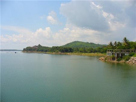 Núi Cậu – Lòng hồ Dầu Tiếng Bình Dương