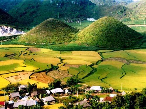Núi Đôi Quản Bạ Hà Giang