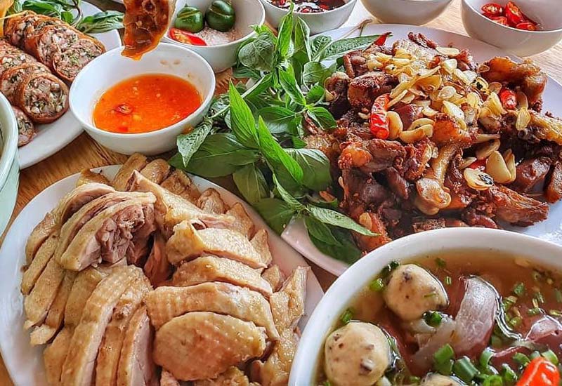 Ngan Huế Thương - Quán Bún Miến Ngan ở 32 Đường Giáp Hải, Gia Lâm