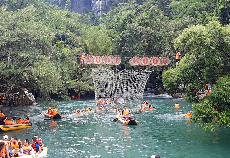 Suối Nước Moọc - Quảng Bình