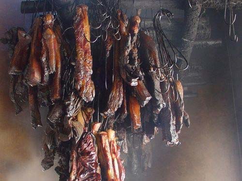 Thịt lợn rừng gác bếp Bắc Kạn