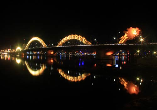 Cầu Rồng về đêm