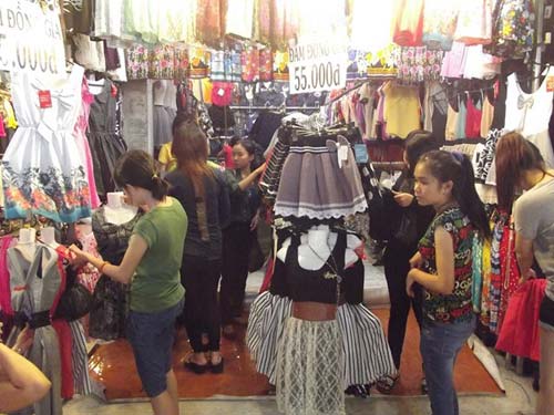 Giá cả ở đây khá vừa túi tiền với sinh viên và công nhân